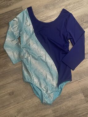 Rainbeau Girls' Moves Blocked Asymmetrical 3/4 Sleeve Leotard Blue Teal Mermaid